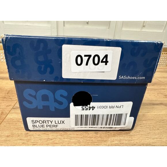 SAS Women's Sporty Lux Lace Up Sneaker Blue Perf Leather Size 10 Wide NIB Comfy - Picture 13 of 14